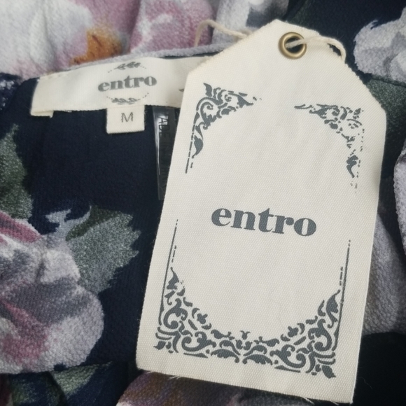 🎉Last 1🎉Floral Navy TopWith Tie Back - Picture 7 of 8